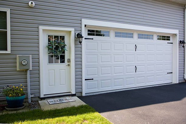 24/7 Emergency Garage Door Panel Replacement experts in Englishtown, NJ